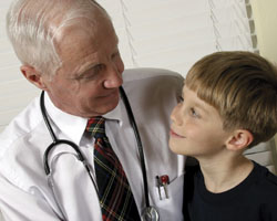 Image: Doctor with child patient