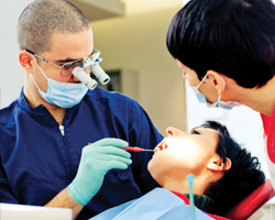 Image: Dentist with patient
