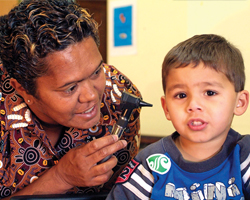 Image: Doctor with child patient